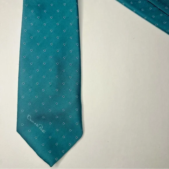 Vintage OSCAR de la RENTA Signature Embroidered Aqua Patterned Silk Classic Tie - Picture 4 of 6